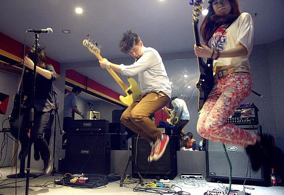 高考后注意事项:别玩脱了!_高考 考生 考场_青