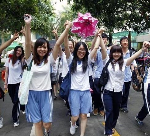 高考后注意事项:别玩脱了!_高考 考生 考场_青