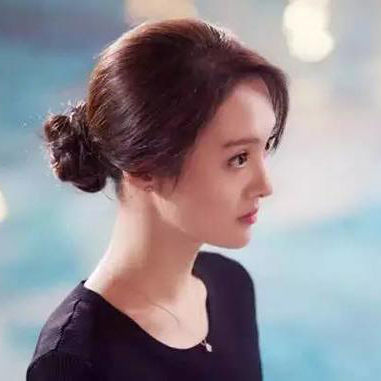 来学!最流行的哈比丸子头_明星 DIY 哈比丸子头