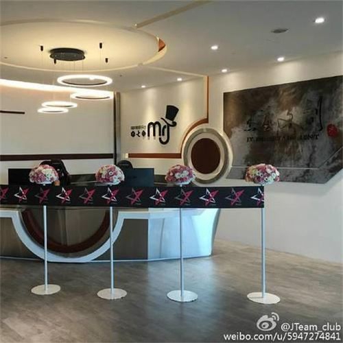 LOL周杰伦战队训练基地曝光 自称地表最强基