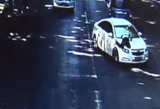 无牌车被查 顶着交警狂飙百米