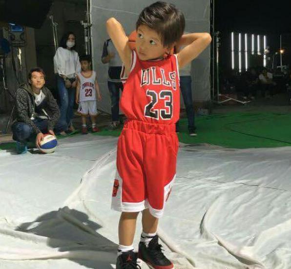 田亮的儿子已帅成这样