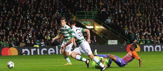 欧冠-曼城三度落后3-3客平 瓜帅开局10连胜终