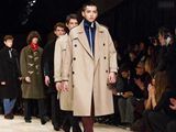 吴亦凡亮相Burberry大秀
