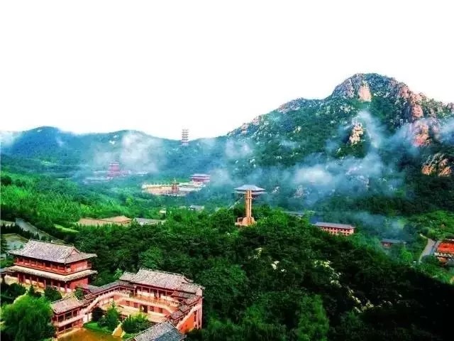 青荣城铁青岛方向马上就通车了,作为全国闻名的旅游城市,威海沿线的美景美不胜收,下了动车,宝宝们该如何去游览美景呢?在此,小编为诸位看官整理了青荣线威海四站的出行攻略,想来威海旅游的亲们,赶紧点右上角收藏。