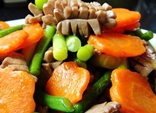 绝对美味：胡萝卜塞肉配腰花汤