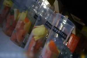饮品店猫腻多 果汁隔夜危害大