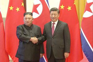 习近平同朝鲜劳动党委员长金正恩举行会谈