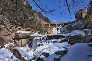 银装素裹仙山圣境 北九水冰雪美景入画来