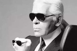 再见“老佛爷”！这位墨镜白发的时尚界传奇人物走了