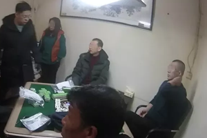 8人被抓！青岛一披萨店被盯上了,里面藏着大秘密