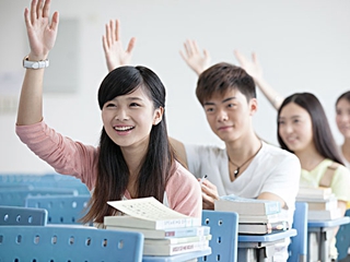 这2438名同学被评为市级三好学生、优秀学生干部！