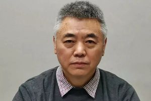 云南一官员被控巨额受贿:耍特权 县委书记都被骂过