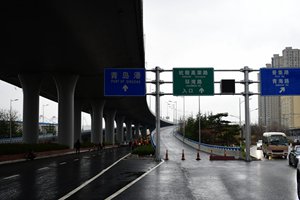 探访新冠高架新疆路上下桥匝道施工 预计下周通车