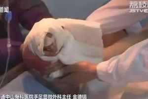 风筝线又惹祸！男子放风筝4根手指被割断！另一人手掌也断了！
