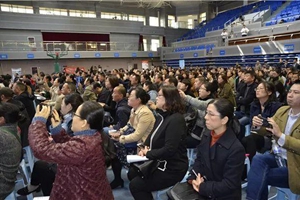 青岛一中开展高校“招办进校园”高招交流会活动