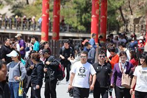 小长假第三天，青岛55个A级景区纳客92.07万人次，同比增53.1%！ 