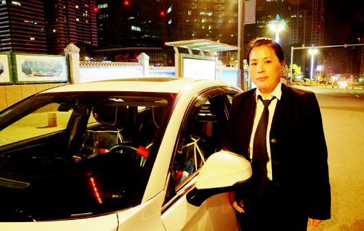 从"小公共"到网约车 "女行者"见证青岛城市交通巨变
