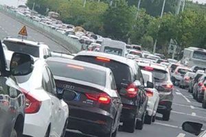 周末北宅道路拥堵 你堵在哪条“樱桃红”路上？