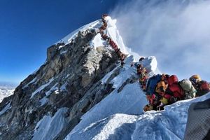 珠峰“大拥堵”致11死，尼泊尔拒绝限制登山人数