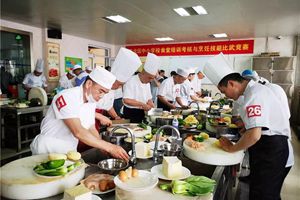 “校园厨神”来啦！市北区举行中小学校食堂烹饪技能比武竞赛活动