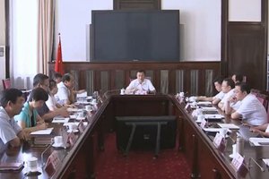 市政协党组理论学习中心组进行集体学习研讨 并召开党组对照党章党规找差距专题会议