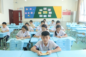 萌新探校｜37中两校区四层餐厅 保障学生在校就餐