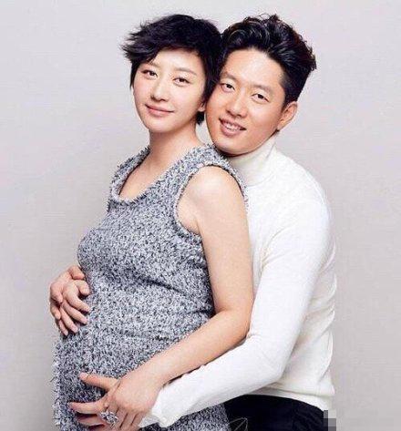 凌潇肃老婆撞脸朴灿烈 还撞脸了《乡村爱情》