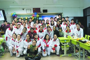 最好礼物 学生从北大送来祝福