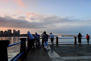 今日多云间晴最高温30℃ 昨日平均降水量0.9