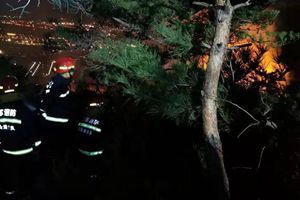 连云港市花果山突发山火 火势已被控制无人伤亡