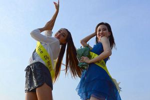 多国佳丽青岛老城区采风 旅游小姐邂逅欧韵风情