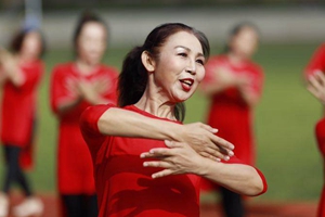 青岛资深美女迎国庆！爱舞蹈的女人,年龄你永远猜不到