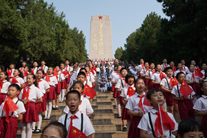 团省委举行庆祝新中国成立70周年 集中献礼活动