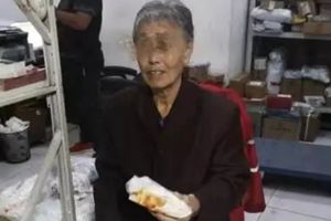 七旬老人走失，儿子突然接到快递电话：您的妈妈，给您送到了