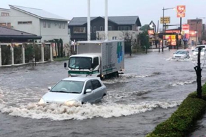 日本千叶县暴雨成灾水漫街道 已致至少9人死亡