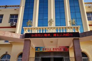 崂山十一中举行宪法宣传周活动 弘扬宪法精神