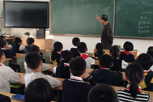 中编办：中小学教师编制坚持总量控制 增减平衡