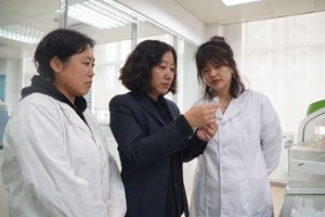 每天围青岛转一圈！这群“女汉子”筑起用水安全最后一道安全防线