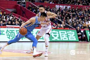 CBA-亚当斯31+11+9青岛大胜北京 约翰逊27+17