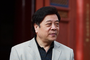 从小到大珍贵影像 回顾不同时期的赵忠祥