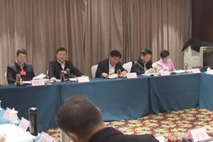 杨军参加省政协委员分组讨论省“两院”工作报告