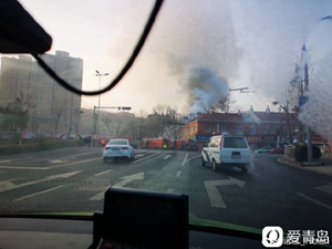 突发！胶州路聊城路路口民房着火！街道办：火情已被控制