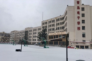 隔屏看校园|电子学校着银装 雪景入画也醉人