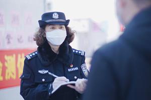 龙潭路社区的“‘疫’线女管家”——记宁夏路社区民警常艳