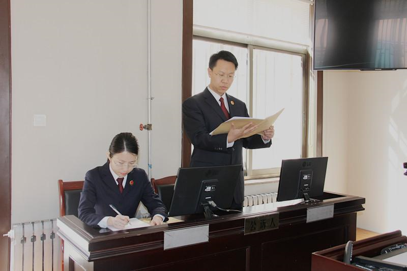 「渣男」放火、勒索、拘禁……来青打工的16岁女孩被渣男纠缠