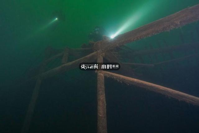 『杭州』4年700次下潜千岛湖 杭州男子水下拍到神秘“绝美古村”