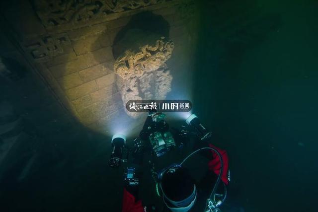 『杭州』4年700次下潜千岛湖 杭州男子水下拍到神秘“绝美古村”
