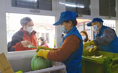 青岛部分小区试点定时定点分类投放：垃圾量大减