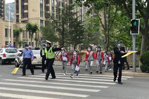 崂山区南京师范大学青岛附属学校迎回首批返校学生